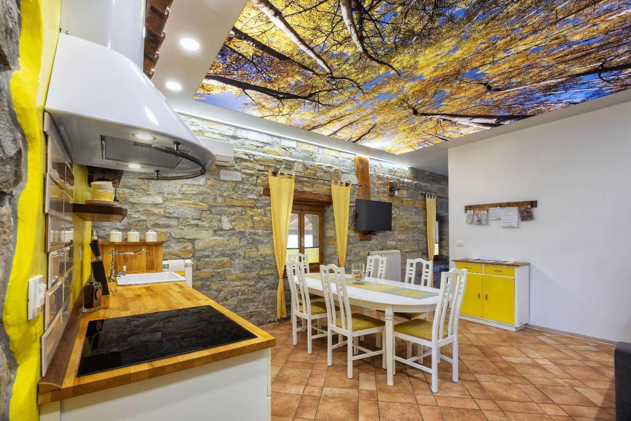 Touristfarm - Apartments "Red Fairytale" Марезиге Екстериор снимка