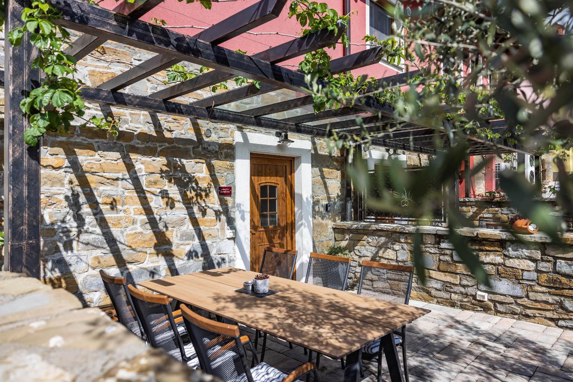 Touristfarm - Apartments "Red Fairytale" Марезиге Стая снимка